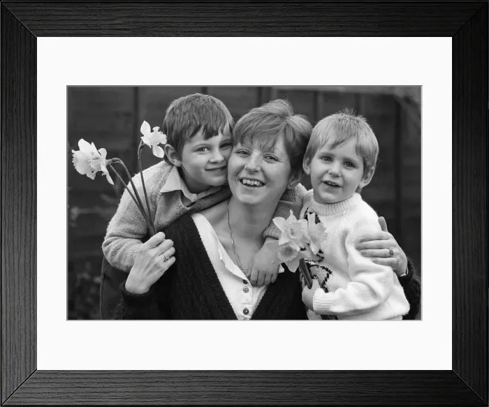 Framed Print : Mrs Dee Hughes and her sons Joe, 5, and Adam, 3, at their Bromsgrove home Framed Print : Mrs Dee Hughes and her sons Joe, 5, and Adam, 3, at their Bromsgrove home