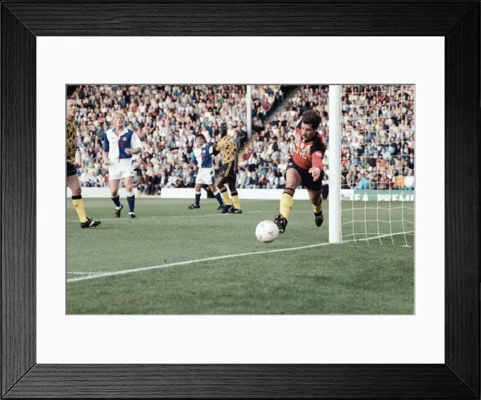 Framed Print : Blackburn Rovers 1-0 Arsenal, Premier League match at Ewood Park, Blackburn Framed Print : Blackburn Rovers 1-0 Arsenal, Premier League match at Ewood Park, Blackburn