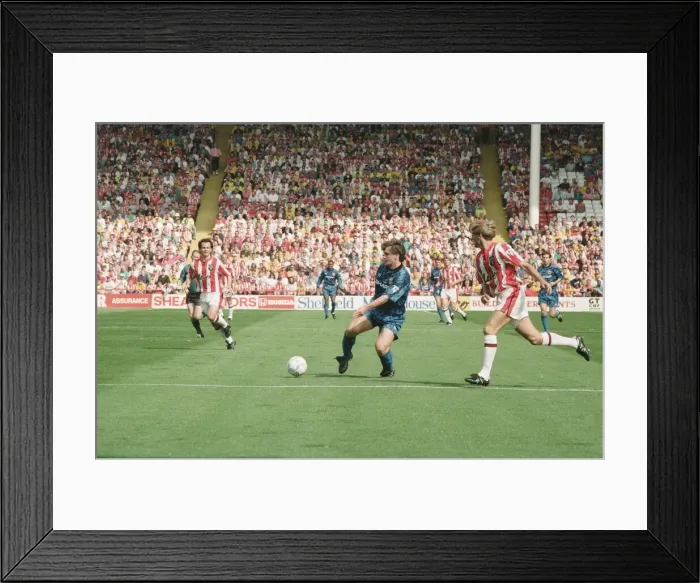 Framed Print : Sheffield United 2 - 1 Manchester United Premier League match at Bramall Lane, Sheffield Framed Print : Sheffield United 2 - 1 Manchester United Premier League match at Bramall Lane, Sheffield
