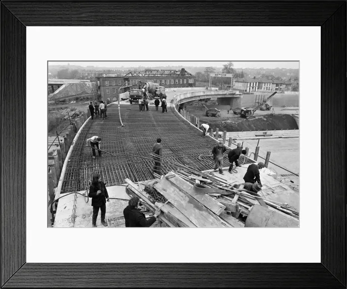 Framed Print : Pictured, workmen put last minute touches to a section of the M6 Gravelly Hill Framed Print : Pictured, workmen put last minute touches to a section of the M6 Gravelly Hill