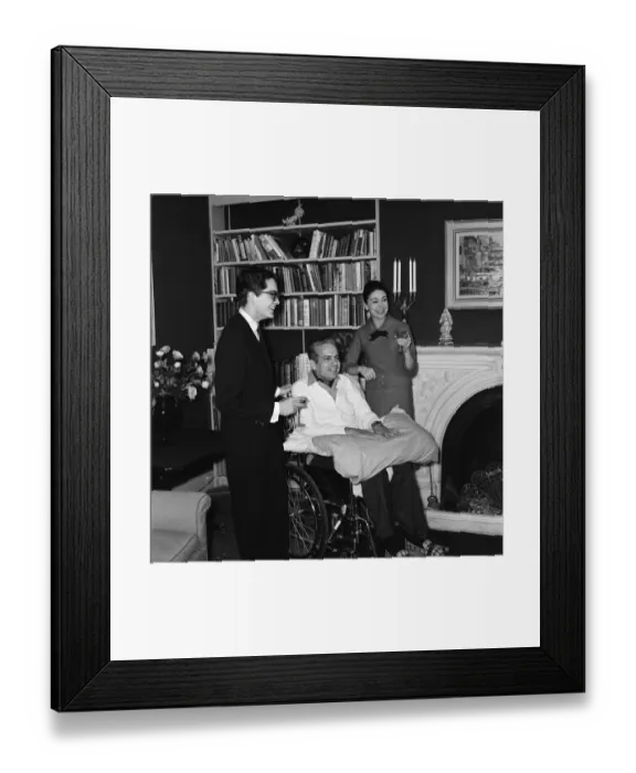 Framed Print : Dame Margot Fonteyn with her husband Dr Roberto Arias and his 16 year old son Roberto Framed Print : Dame Margot Fonteyn with her husband Dr Roberto Arias and his 16 year old son Roberto