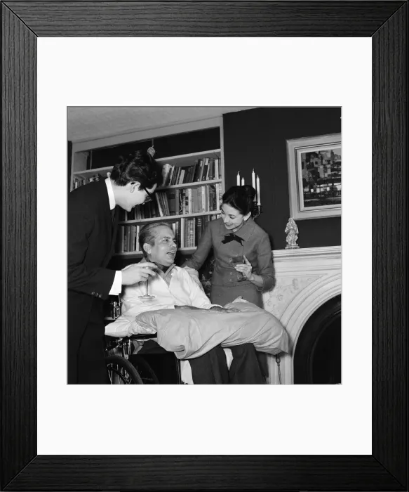 Framed Print : Dame Margot Fonteyn with her husband Dr Roberto Arias and his 16 year old son Roberto