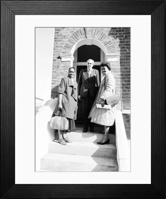 Framed Print : Lord Scarman returns to Brixton, London, Monday 6th October 1986 Framed Print : Lord Scarman returns to Brixton, London, Monday 6th October 1986