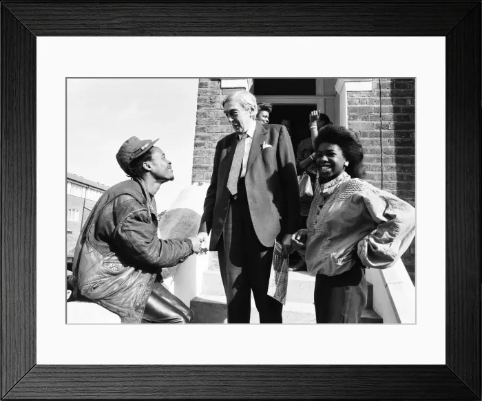 Framed Print : Lord Scarman returns to Brixton, London, Monday 6th October 1986 Framed Print : Lord Scarman returns to Brixton, London, Monday 6th October 1986