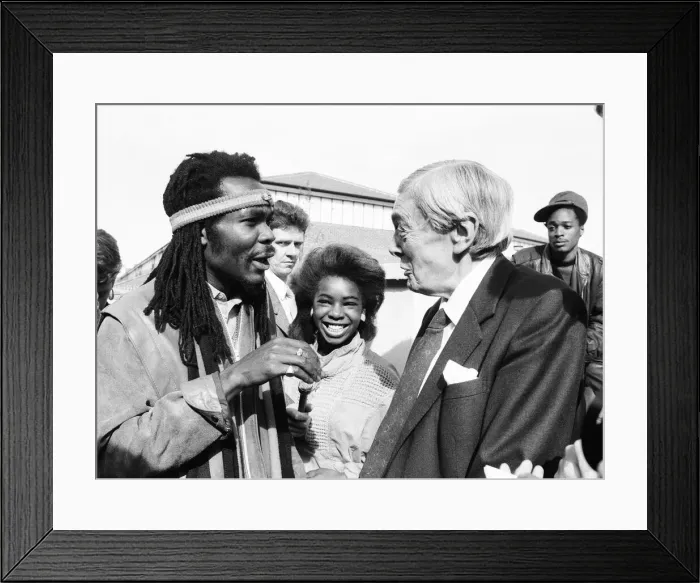 Framed Print : Lord Scarman returns to Brixton, London, Monday 6th October 1986 Framed Print : Lord Scarman returns to Brixton, London, Monday 6th October 1986