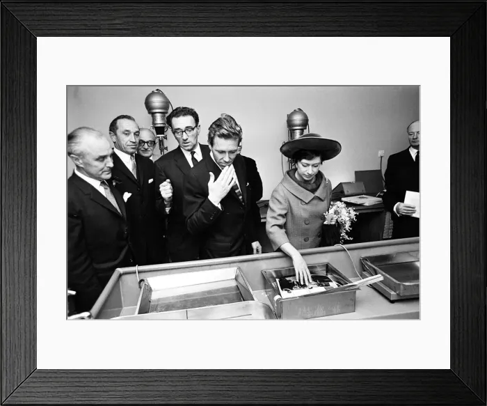 Framed Print : Princess Margaret, Countess of Snowdon and Antony Armstrong-Jones Framed Print : Princess Margaret, Countess of Snowdon and Antony Armstrong-Jones