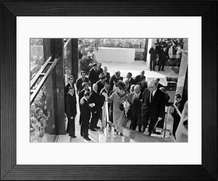 Framed Print : Princess Margaret, Countess of Snowdon and Antony Armstrong-Jones Framed Print : Princess Margaret, Countess of Snowdon and Antony Armstrong-Jones