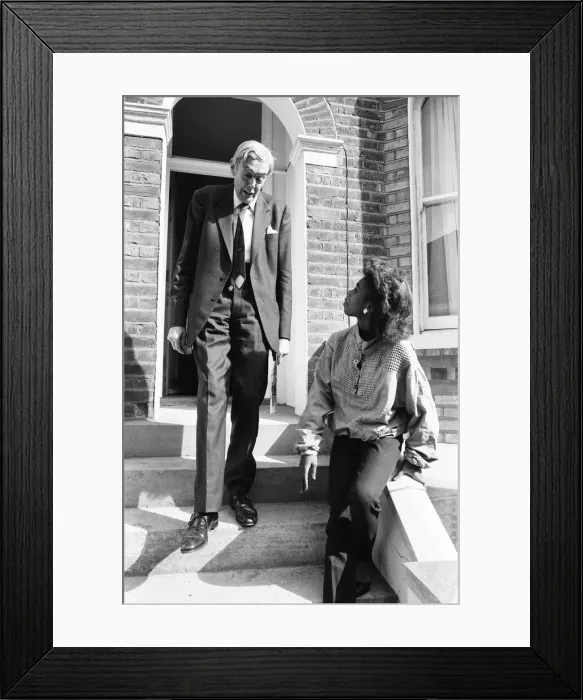 Framed Print : Lord Scarman returns to Brixton, London, Monday 6th October 1986 Framed Print : Lord Scarman returns to Brixton, London, Monday 6th October 1986
