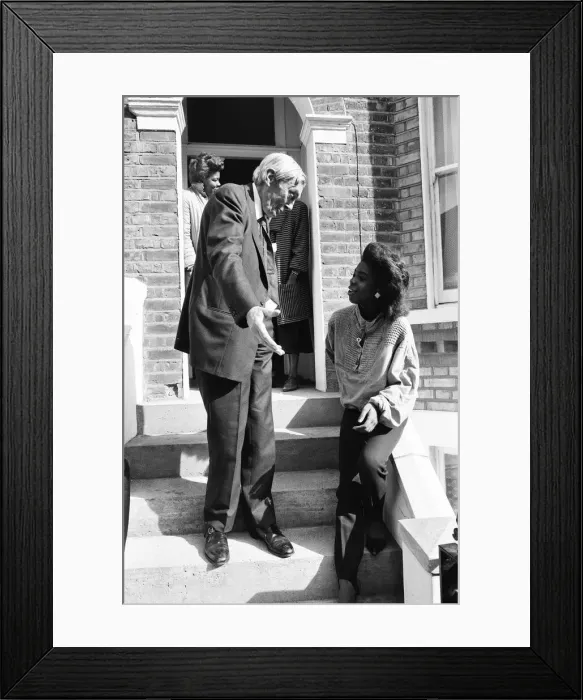Framed Print : Lord Scarman returns to Brixton, London, Monday 6th October 1986 Framed Print : Lord Scarman returns to Brixton, London, Monday 6th October 1986
