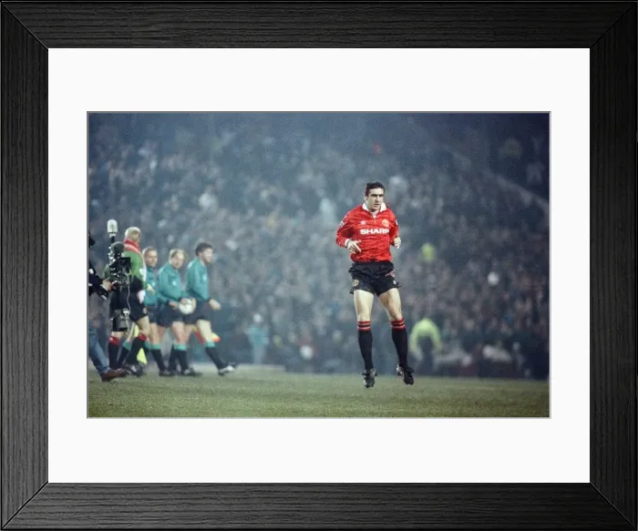 Framed Print : Leeds United 0 - 0 Manchester United, Premier League match at Elland Road. Eric Cantona Framed Print : Leeds United 0 - 0 Manchester United, Premier League match at Elland Road. Eric Cantona