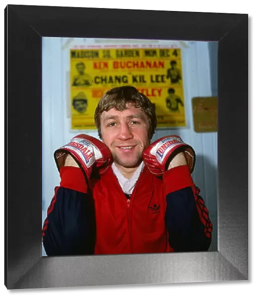 Ken Buchanan boxer December 1981 Lonsdale boxing gloves