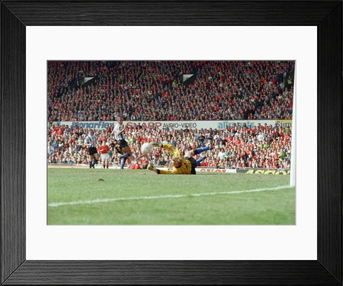 Framed Print : Manchester United v Sheffield Wednesday at Old Trafford Framed Print : Manchester United v Sheffield Wednesday at Old Trafford