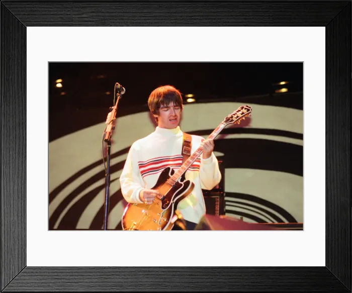 Framed Print : Oasis in concert at Knebworth, Hertfordshire. Noel Gallagher. 11th August 1996
