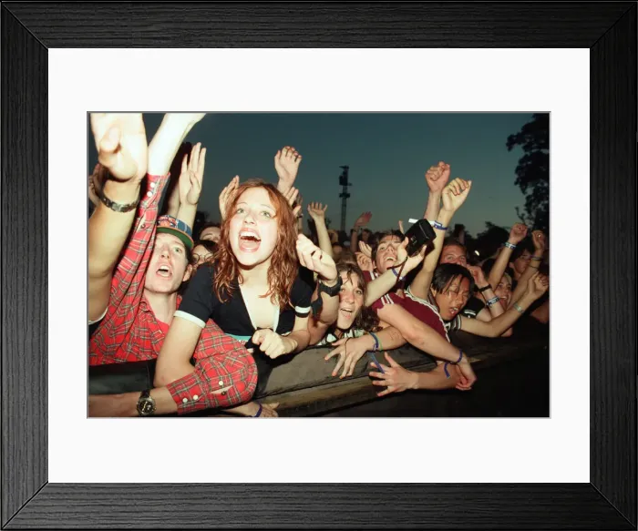 Framed Print : Oasis in concert at Knebworth, Hertfordshire. 11th August 1996 Framed Print : Oasis in concert at Knebworth, Hertfordshire. 11th August 1996