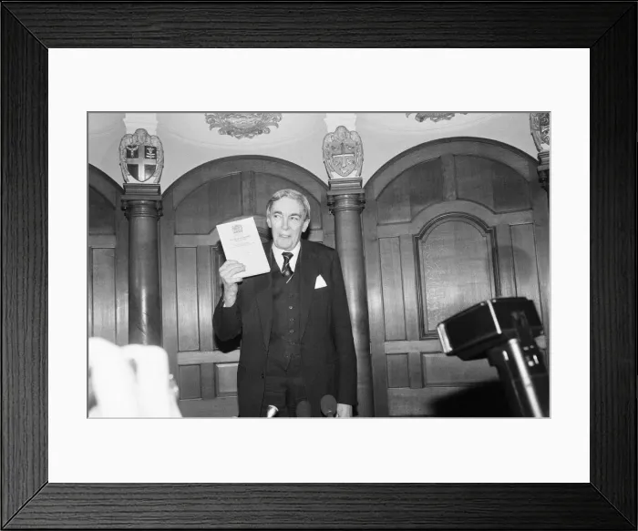 Framed Print : Lord Scarman, new press conference to release his report into The Brixton Disorders 10-12