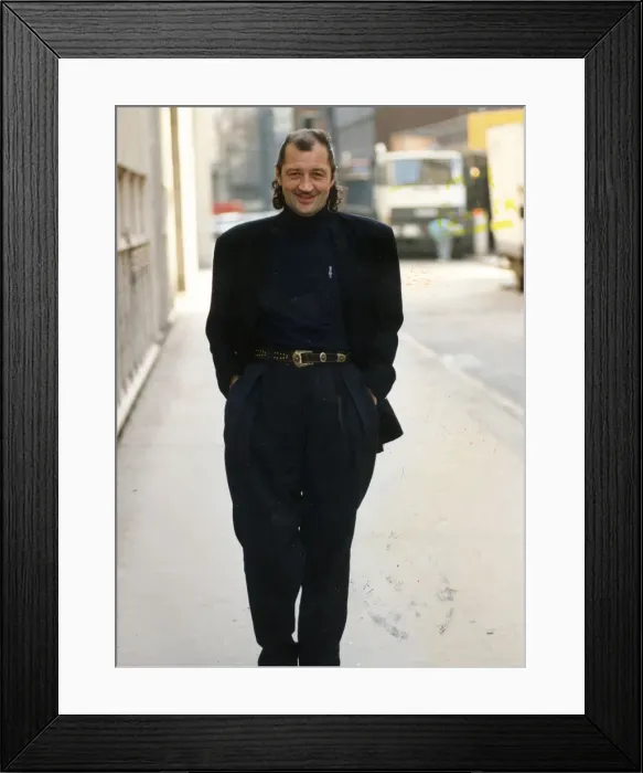 Framed Print : FRANK WORTHINGTON - FORMER FOOTBALLER Framed Print : FRANK WORTHINGTON - FORMER FOOTBALLER