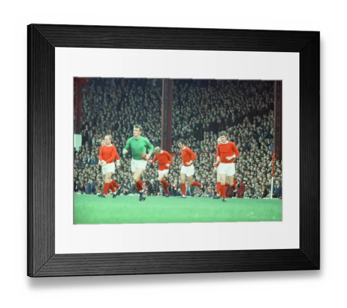 Framed Print : Man United 1-1 Stoke City, league division one match action, Old Trafford