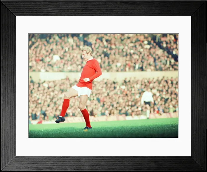 Framed Print : Man United 1-1 Stoke City, league division one match action, Old Trafford Framed Print : Man United 1-1 Stoke City, league division one match action, Old Trafford