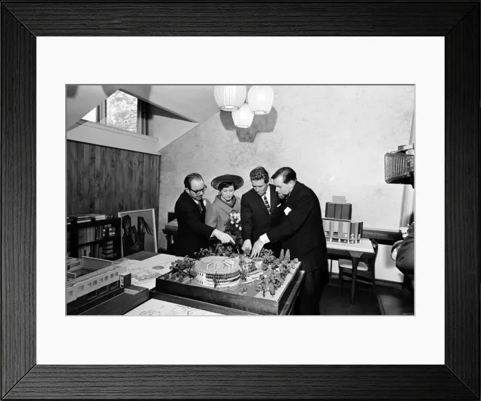 Framed Print : Princess Margaret, Countess of Snowdon and Antony Armstrong-Jones Framed Print : Princess Margaret, Countess of Snowdon and Antony Armstrong-Jones