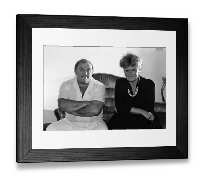 Framed Print : Comedian Les Dawson and his new girlfriend Tracey Roper. 23rd September 1987 Framed Print : Comedian Les Dawson and his new girlfriend Tracey Roper. 23rd September 1987