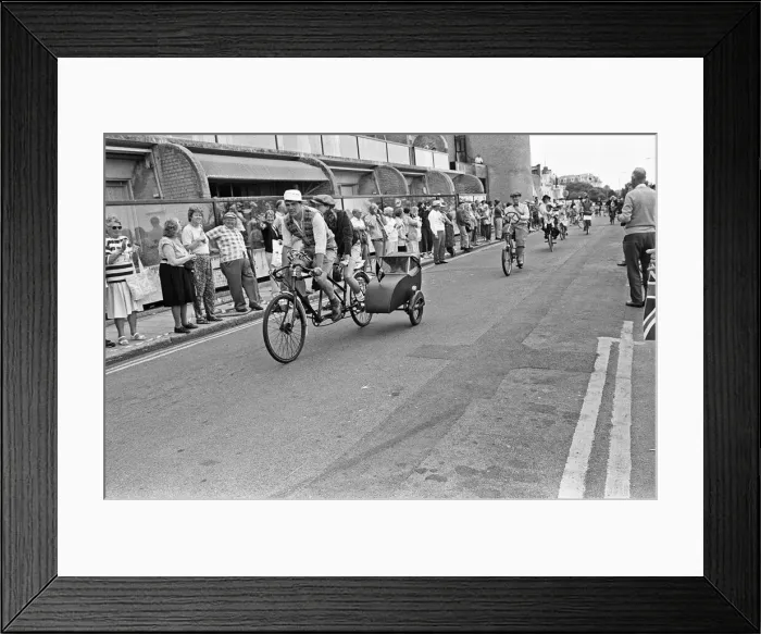 Framed Print : Stage Four of the Tour de France from Dover to Brighton
