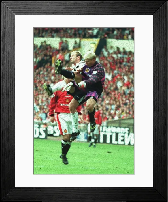 Framed Print : 1996 CHARITY SHEILD MAN U V NEWCASTLE PICTURE BY TOM HEVEZI SCHMEICHEL