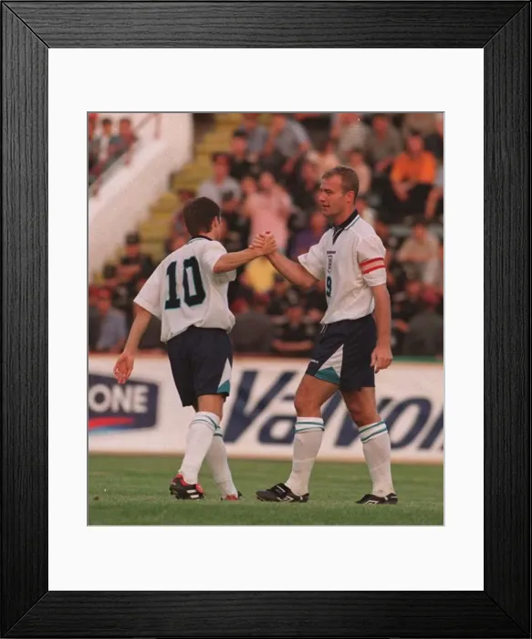 Framed Print : ALAN SHEARER & NICK BARMBY CELEBRATE GOALS DURING ENG V MOLDOVA MATCH Framed Print : ALAN SHEARER & NICK BARMBY CELEBRATE GOALS DURING ENG V MOLDOVA MATCH