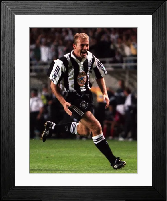 Framed Print : ALAN SHEARER CELEBARTES AFTER SCORING FOR NEWCASTLE V WIMBLDON -1996