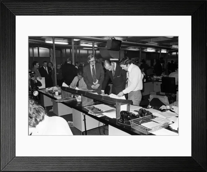 Framed Print : Prince Philip, Duke of Edinburgh, visits the offices of the Daily Mirror, Holborn office