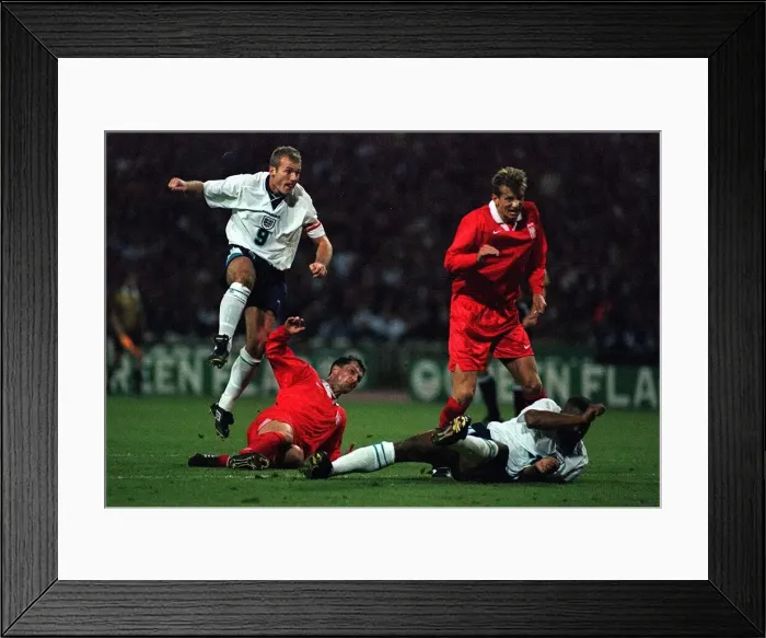 Framed Print : ALAN SHEARER SCORES ENGLANDS SECOND GOAL AGAINST POLAND Framed Print : ALAN SHEARER SCORES ENGLANDS SECOND GOAL AGAINST POLAND