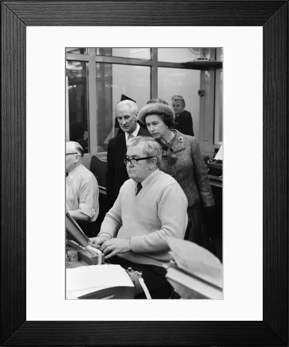Framed Print : Queen Elizabeth II visiting the offices of the Daily Mirror Newspaper in Holborn, London Framed Print : Queen Elizabeth II visiting the offices of the Daily Mirror Newspaper in Holborn, London