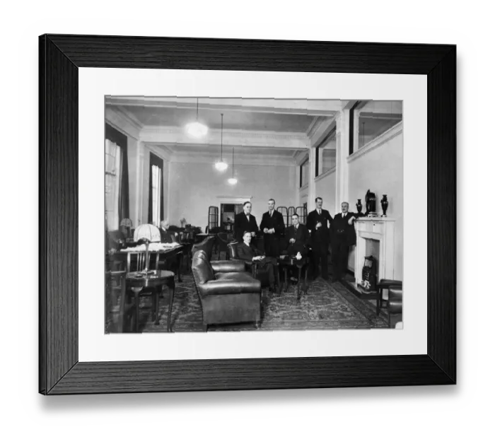 Framed Print : Members of Liverpool Constitutional Club, at new India Buildings premises which will be