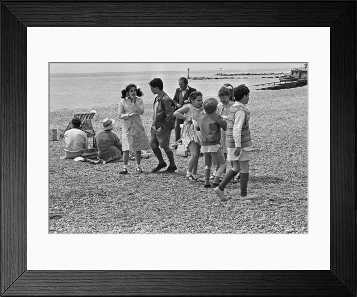 Framed Print : Darling Buds of May filming in Folkestone 31st May 1991 David Jason who plays Pop