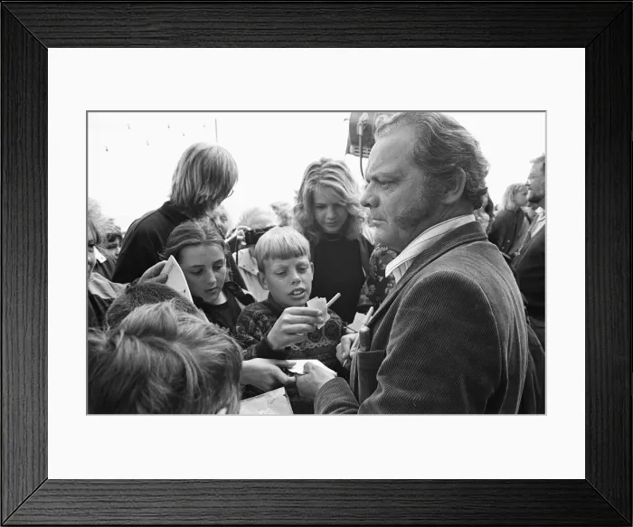 Framed Print : Darling Buds of May filming in Folkestone 31st May 1991 David Jason who plays Pop Framed Print : Darling Buds of May filming in Folkestone 31st May 1991 David Jason who plays Pop