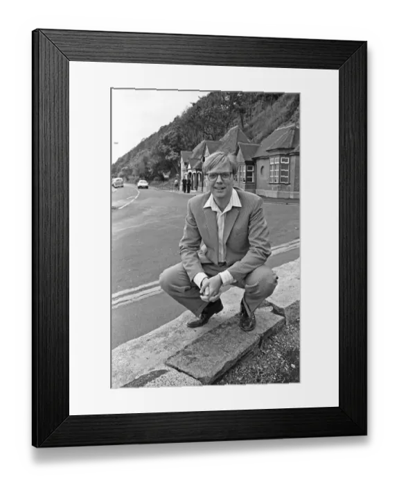 Framed Print : Darling Buds of May filming in Folkestone 31st May 1991 Philip Franks who plays Framed Print : Darling Buds of May filming in Folkestone 31st May 1991 Philip Franks who plays
