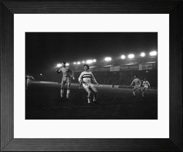 Framed Print : Reading v Showbiz XI, final score 10-10 draw. Pictured, Tommy Steele Framed Print : Reading v Showbiz XI, final score 10-10 draw. Pictured, Tommy Steele