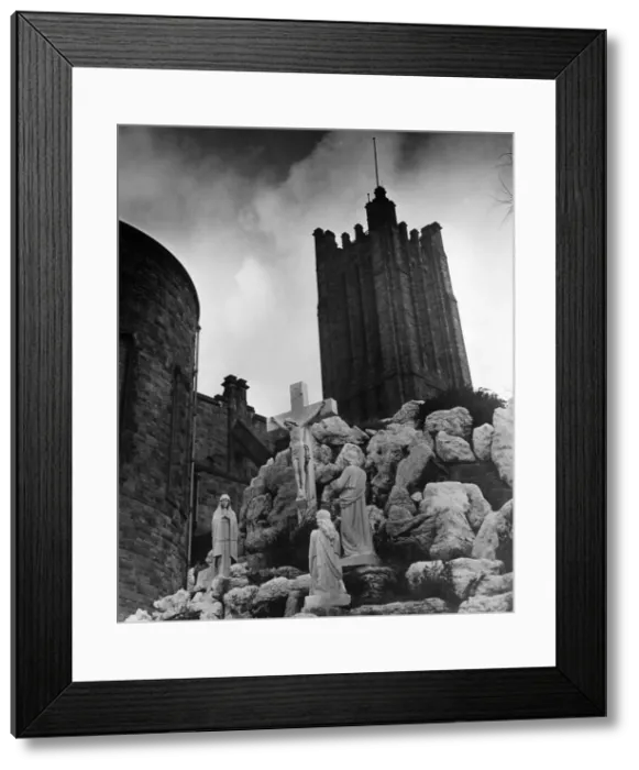 Framed Print : St Marys Church in St Helens, Merseyside. October 1958 Framed Print : St Marys Church in St Helens, Merseyside. October 1958