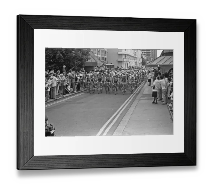 Framed Print : Stage Four of the Tour de France from Dover to Brighton