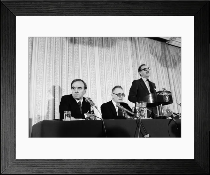 Framed Print : Rupert Murdoch (left) buys The Times newspaper. Pictured at a press conference Framed Print : Rupert Murdoch (left) buys The Times newspaper. Pictured at a press conference