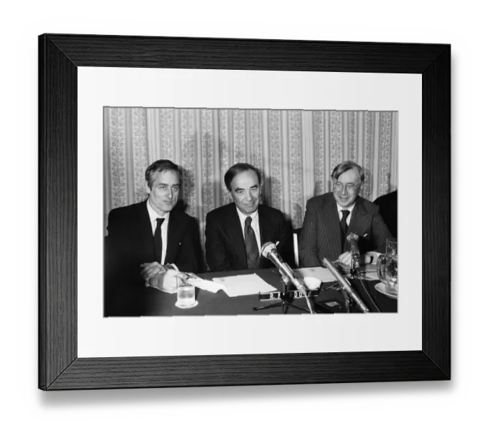 Framed Print : Rupert Murdoch buys The Times newspaper. Pictured at a press conference on the future of Framed Print : Rupert Murdoch buys The Times newspaper. Pictured at a press conference on the future of