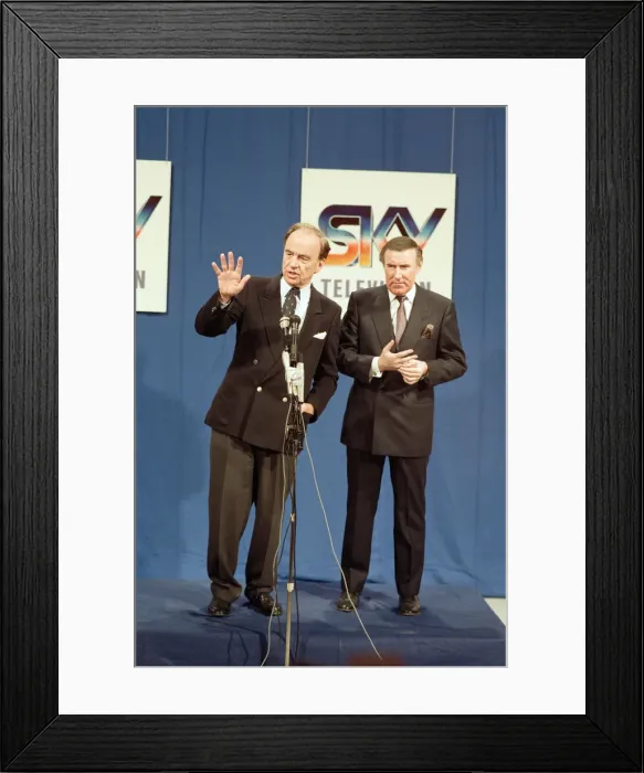 Framed Print : The launch of Sky TV. Rupert Murdoch and Andrew Neil. 5th February 1989 Framed Print : The launch of Sky TV. Rupert Murdoch and Andrew Neil. 5th February 1989