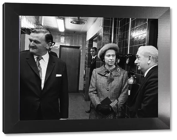 Queen Elizabeth II visits the offices of the Daily Mirror, Holborn office