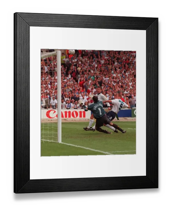Framed Print : ALAN SHEARER MISSES HIS CHANCE FOR A GOAL FOR ENGLAND AGAINST SPAIN DURING THE EURO 96 Framed Print : ALAN SHEARER MISSES HIS CHANCE FOR A GOAL FOR ENGLAND AGAINST SPAIN DURING THE EURO 96