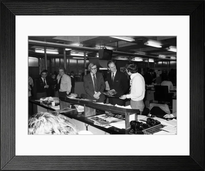 Framed Print : Prince Philip, Duke of Edinburgh, visits the offices of the Daily Mirror, Holborn office