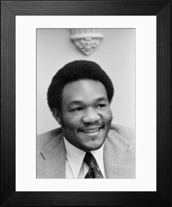 Framed Print : Heavyweight champion of the world, George Foreman in London Framed Print : Heavyweight champion of the world, George Foreman in London
