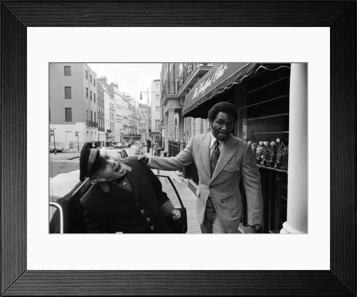 Framed Print : Heavyweight champion of the world, George Foreman in London Framed Print : Heavyweight champion of the world, George Foreman in London