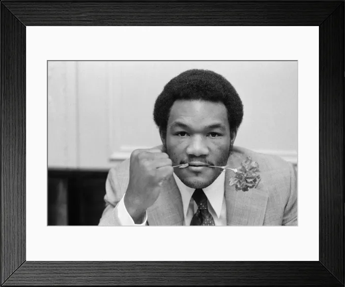 Framed Print : Heavyweight champion of the world, George Foreman in London Framed Print : Heavyweight champion of the world, George Foreman in London