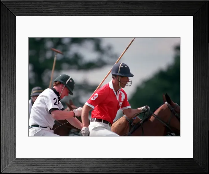 Framed Print : PRINCE OF WALES AND MAJOR JAMES HEWITT PLAYING POLO - 91 / 6483 ----- Framed Print : PRINCE OF WALES AND MAJOR JAMES HEWITT PLAYING POLO - 91 / 6483 -----