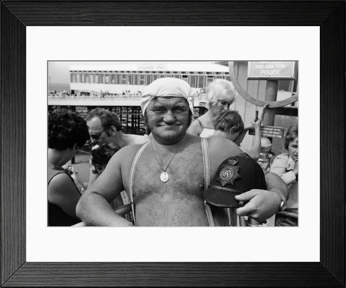 Framed Print : TV stars in Blackpool, Lancashire. Les Dawson. August 1977