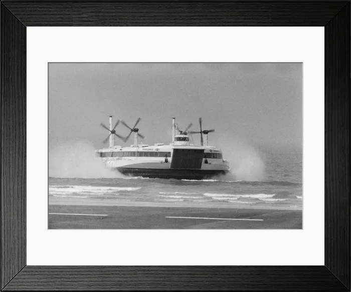 Framed Print : The SR. N4 Seaspeed Hovercraft makes a trial Channel crossing from Dover to Boulogne Framed Print : The SR. N4 Seaspeed Hovercraft makes a trial Channel crossing from Dover to Boulogne